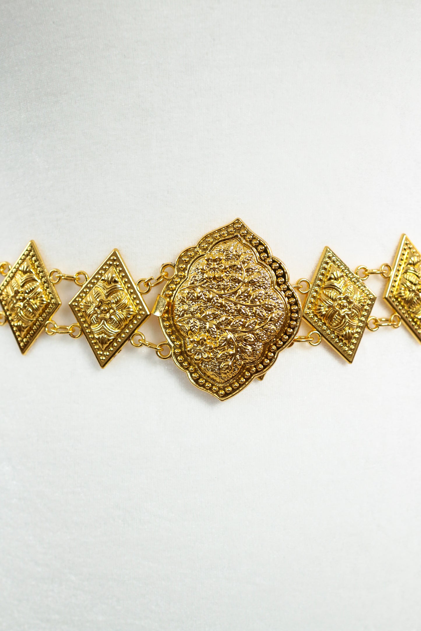 Leaf Medallion Belt (Gold)