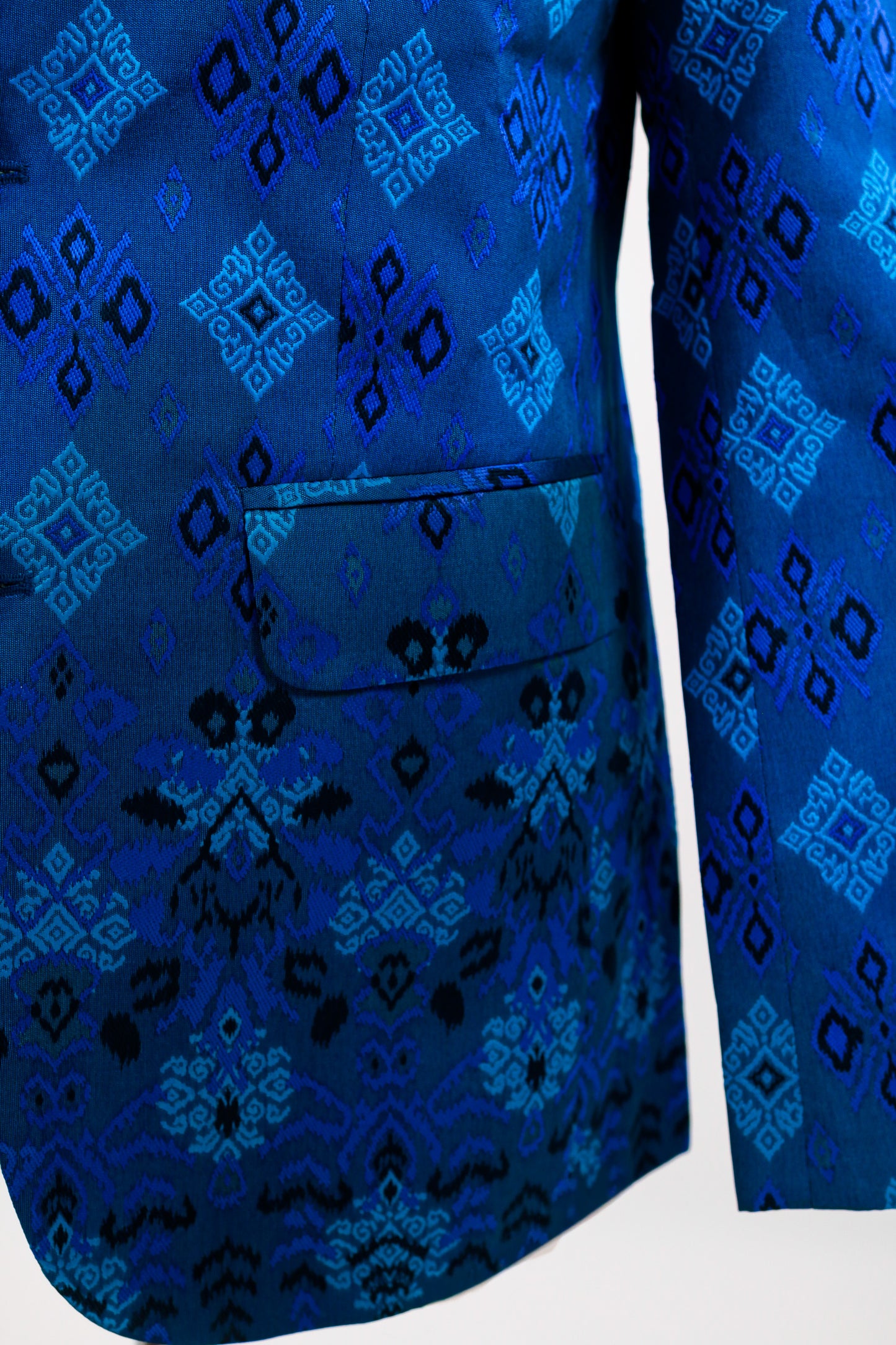Sapphire Royale Suit (L)