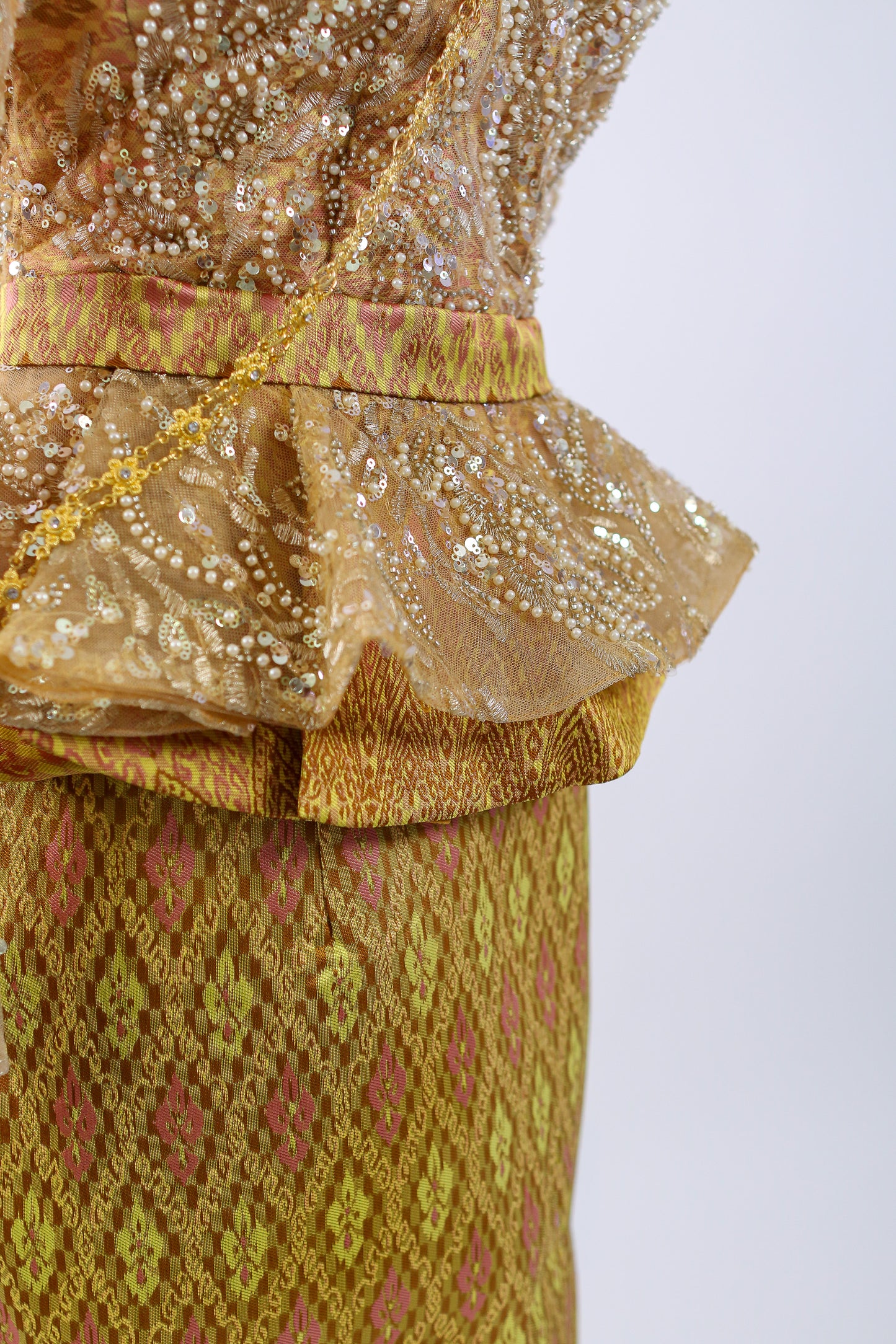Dynasty Gold Set — Lace Top + Pattern Skirt