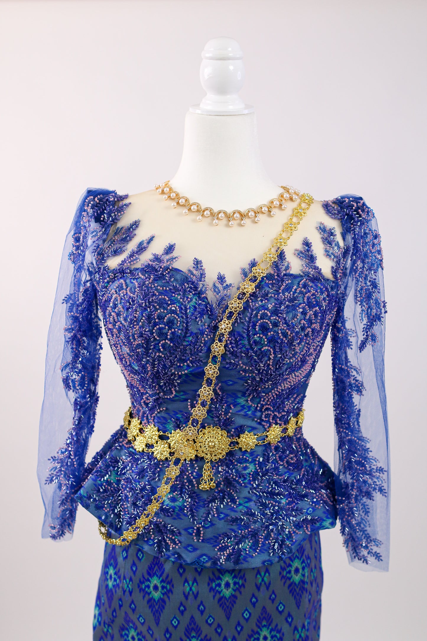 Sapphire Set — Lace Top + Pattern Skirt