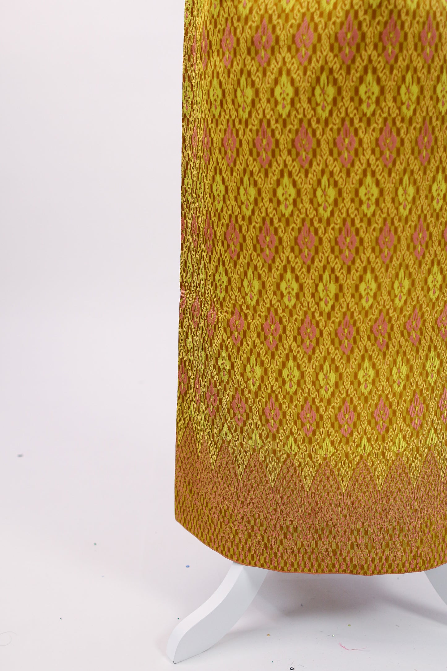 Dynasty Gold Set — Lace Top + Pattern Skirt