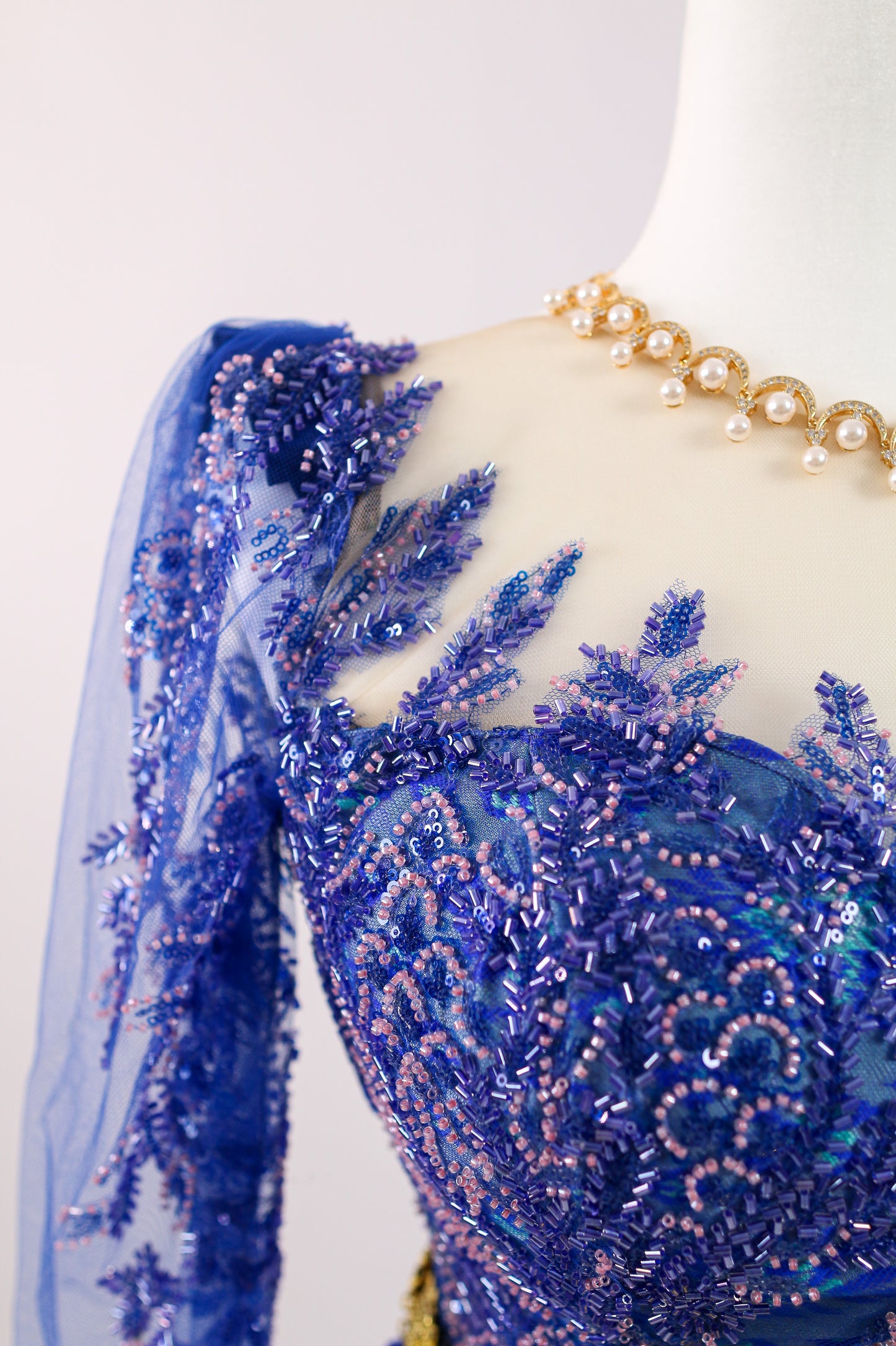 Sapphire Set — Lace Top + Pattern Skirt
